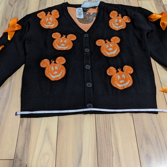 NWT! Disney Parks Her Universe Halloween Mickey Mouse Pumpkin Ribbon Cardigan M - Picture 10 of 16